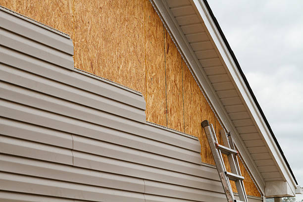 Professional Siding Installation technician working in Burbank, OH